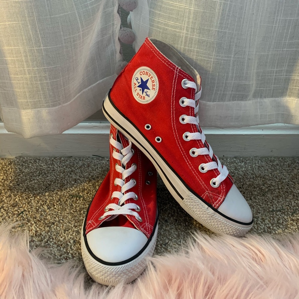 SOLD‼️‼️ Converse Hightops - Picture 2 of 8